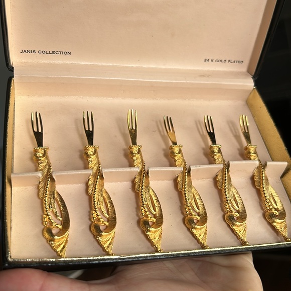 Vintage Janis 24 K gold plated Hors D'oeuvres Forks Set of 6 - Picture 3 of 4